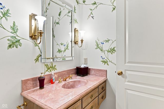 7927 Beaumont Green West Drive, Indianapolis, IN 46250