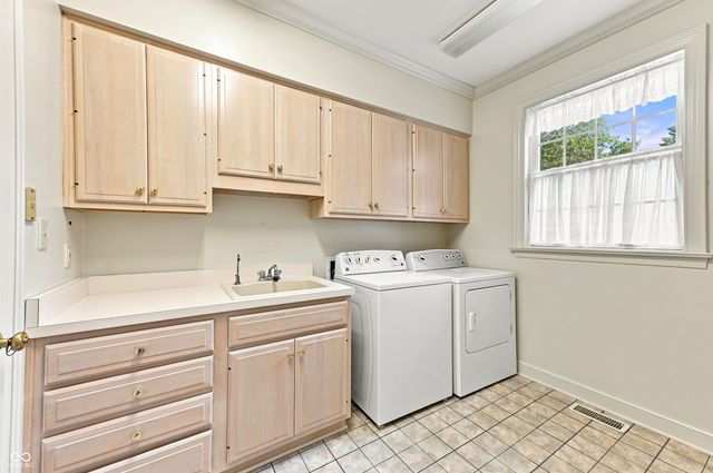7927 Beaumont Green West Drive, Indianapolis, IN 46250
