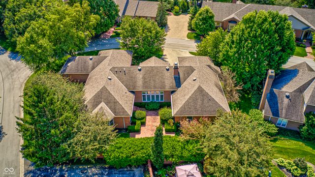 7927 Beaumont Green West Drive, Indianapolis, IN 46250