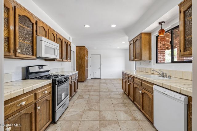 34655 Katherinel Avenue, Acton, CA 93510
