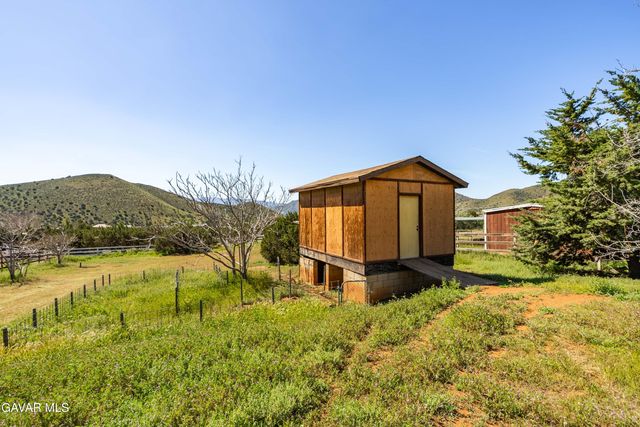 34655 Katherinel Avenue, Acton, CA 93510