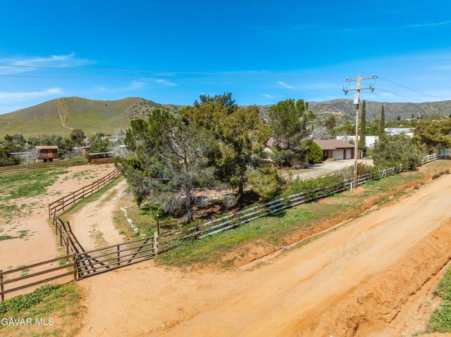 34655 Katherinel Avenue, Acton, CA 93510