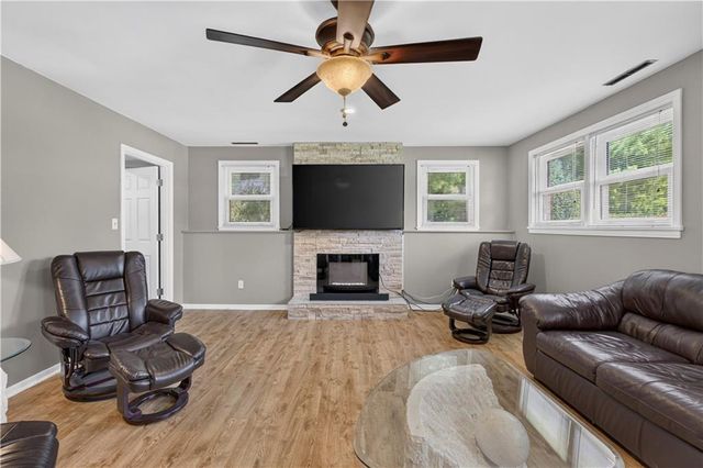 5508 W 99th Terrace, Overland Park, KS 66207