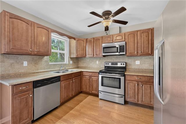 5508 W 99th Terrace, Overland Park, KS 66207