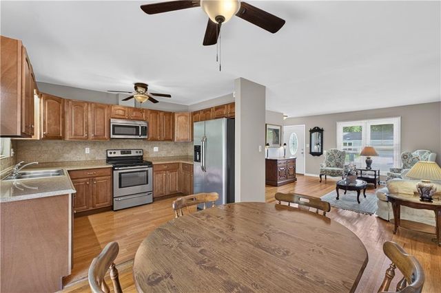 5508 W 99th Terrace, Overland Park, KS 66207