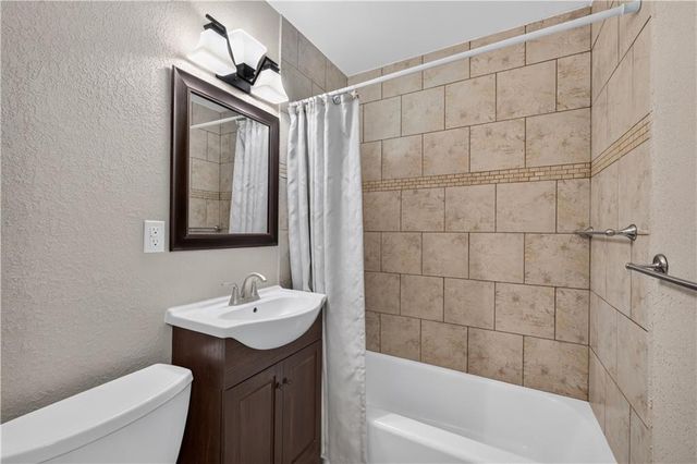 5508 W 99th Terrace, Overland Park, KS 66207