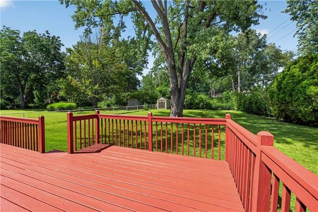 5508 W 99th Terrace, Overland Park, KS 66207