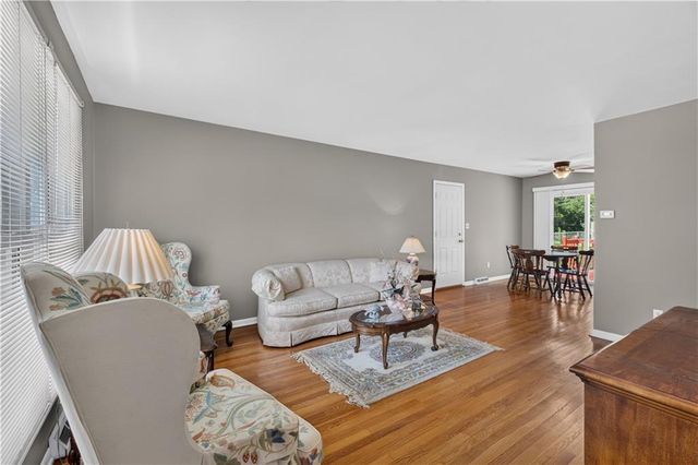 5508 W 99th Terrace, Overland Park, KS 66207