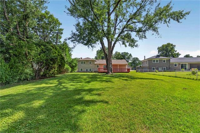 5508 W 99th Terrace, Overland Park, KS 66207