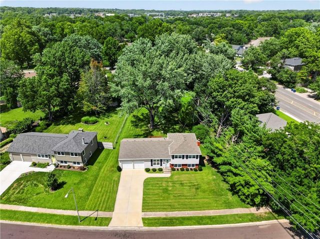 5508 W 99th Terrace, Overland Park, KS 66207