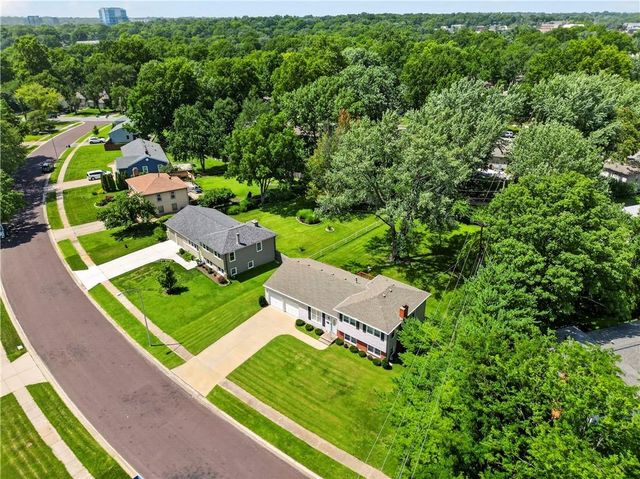 5508 W 99th Terrace, Overland Park, KS 66207