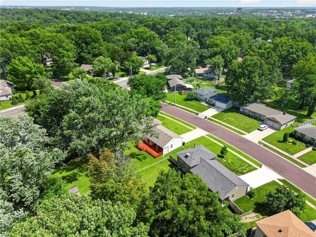 5508 W 99th Terrace, Overland Park, KS 66207
