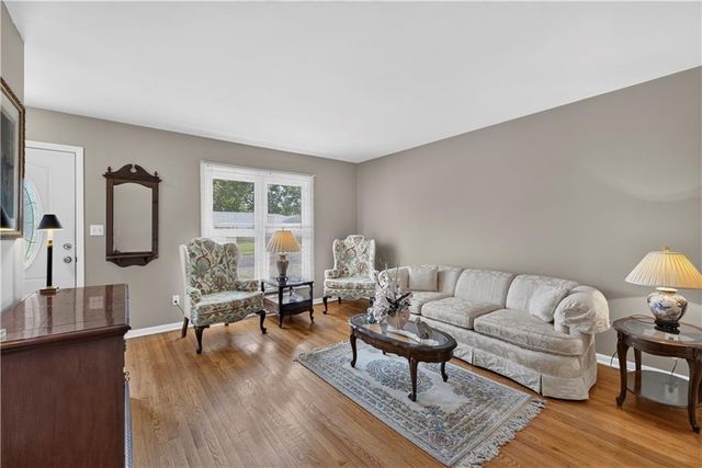 5508 W 99th Terrace, Overland Park, KS 66207
