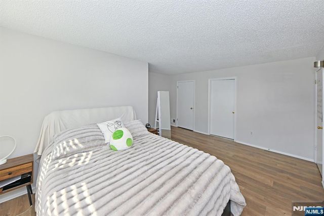 250 Larch Lane, Mahwah, NJ 07430