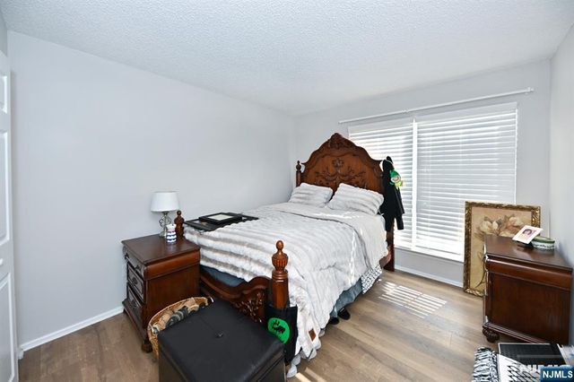 250 Larch Lane, Mahwah, NJ 07430