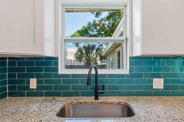 4135 FAIRFIELD AVENUE S, St Petersburg, FL 33711