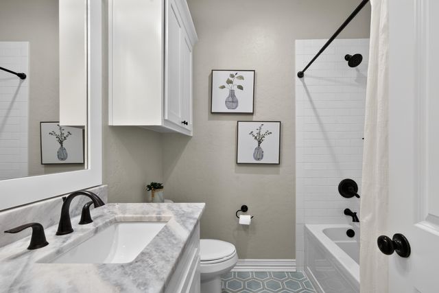 208 Saddle Brook Circle, Hallsville, TX 75650