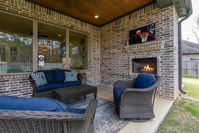 208 Saddle Brook Circle, Hallsville, TX 75650