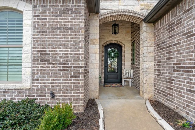 208 Saddle Brook Circle, Hallsville, TX 75650