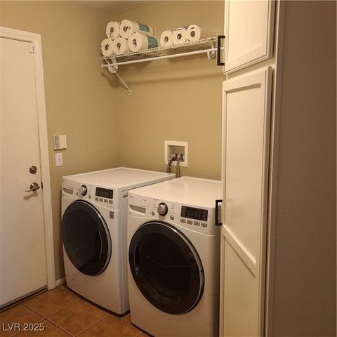 7542 Splashing Rock Drive, Las Vegas, NV 89131