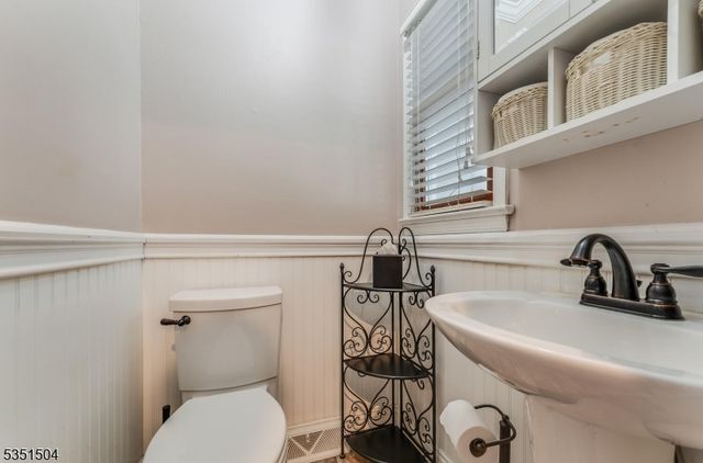 214 Mountain View Road W, Franklin Twp., NJ 08802