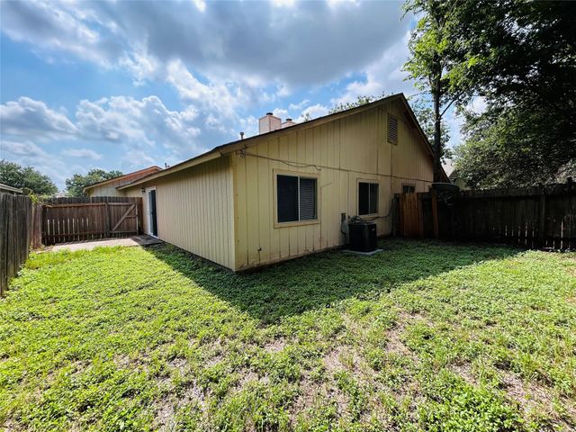 416 Greenlawn BLVD 1, Round Rock, TX 78664