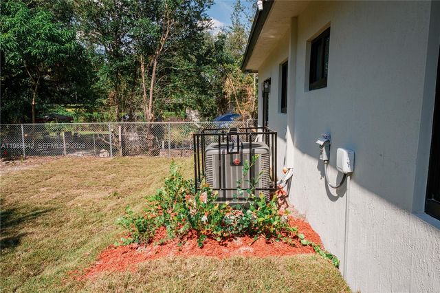 521 NW 22nd Ave, Fort Lauderdale, FL 33311