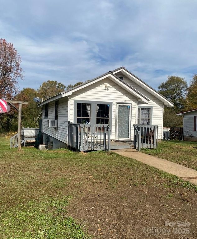 137 BELLVUE Street, Forest City, NC 28043