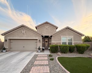 18861 W SAN JUAN Avenue, Litchfield Park, AZ 85340