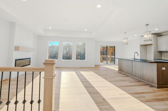 4312 STONE MOUNTAIN PKY, Columbia, MO 65201