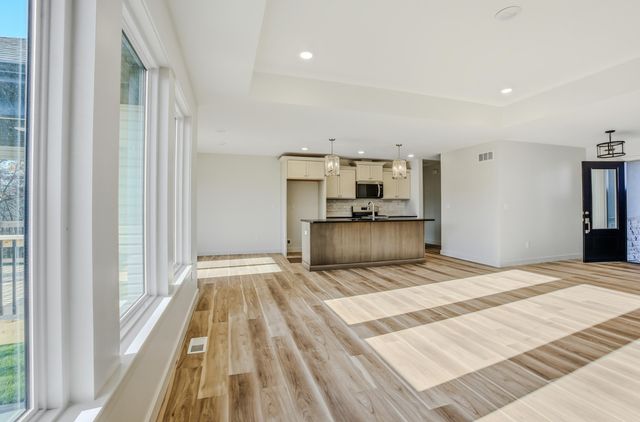 4312 STONE MOUNTAIN PKY, Columbia, MO 65201