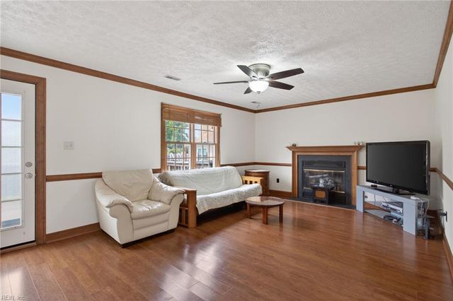 1205 Springwell PL, Newport News, VA 23608