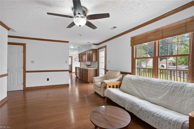 1205 Springwell PL, Newport News, VA 23608