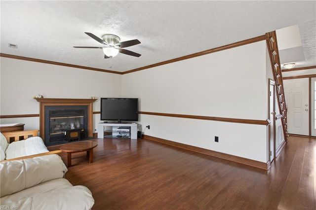 1205 Springwell PL, Newport News, VA 23608