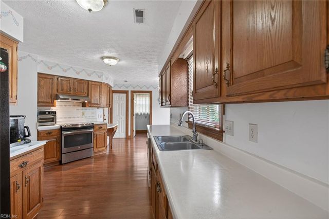 1205 Springwell PL, Newport News, VA 23608