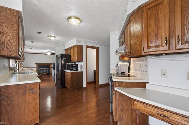 1205 Springwell PL, Newport News, VA 23608