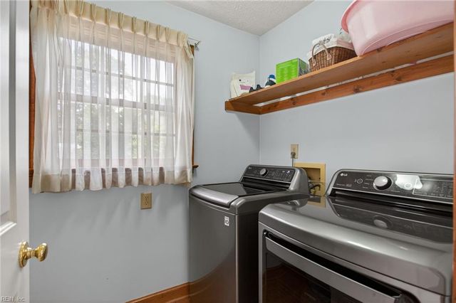 1205 Springwell PL, Newport News, VA 23608