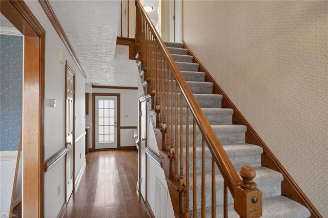 1205 Springwell PL, Newport News, VA 23608