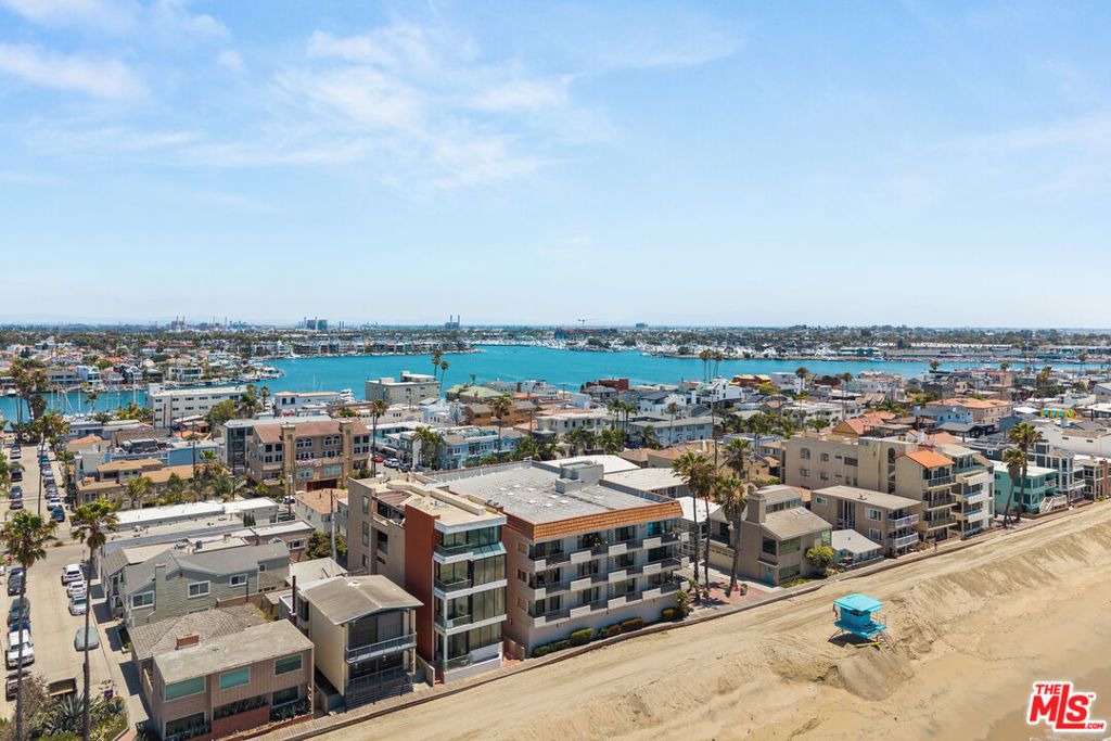 Image 20 of property listing at 1 62nd Place 203, Long Beach, CA 90803