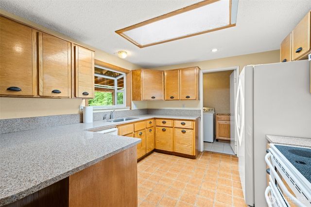 7523 13th Avenue SE, Lacey, WA 98503