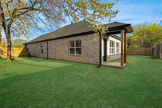 1437 Norwood Drive, Hurst, TX 76053