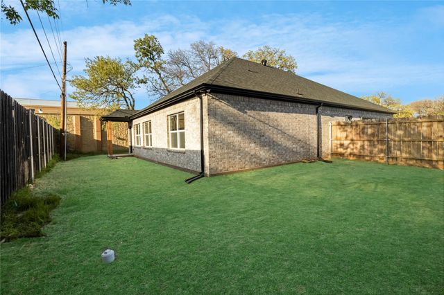 1437 Norwood Drive, Hurst, TX 76053