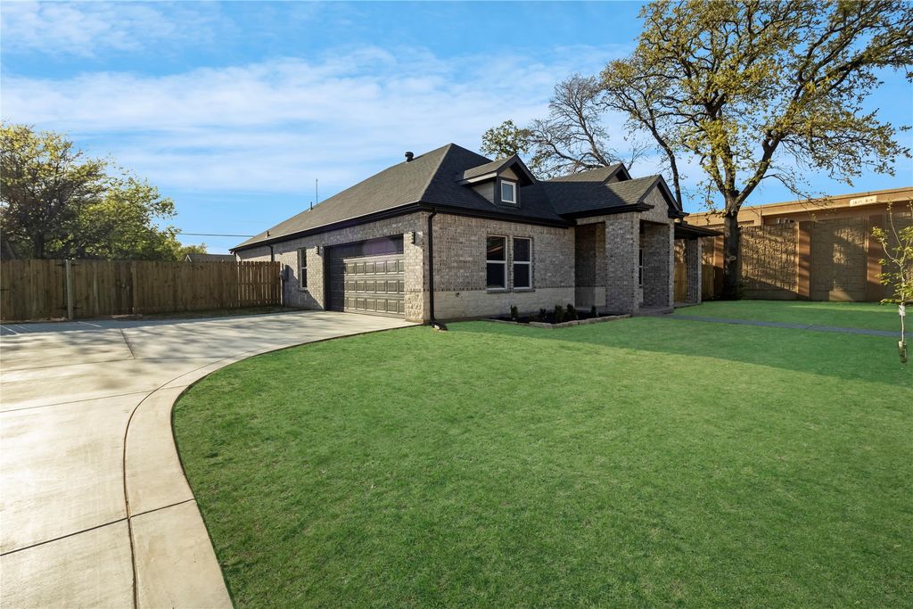 1437 Norwood Drive, Hurst, TX 76053