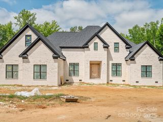 8018 Fairmont Drive, Waxhaw, NC 28173