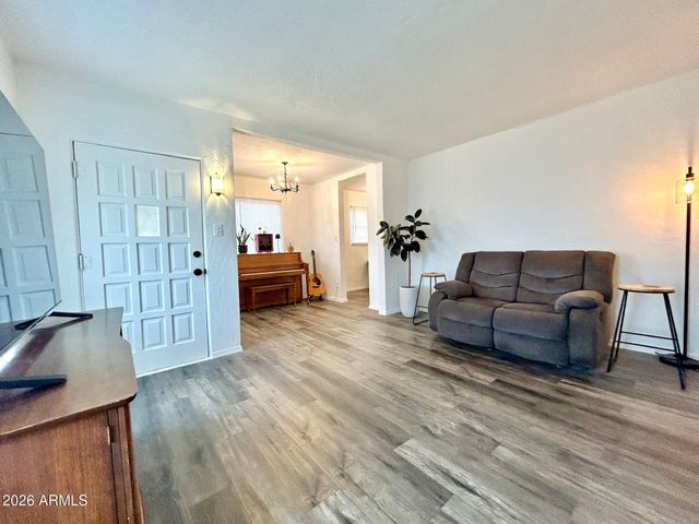 702 PAXTON Avenue, Miami, AZ 85539