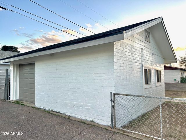 702 PAXTON Avenue, Miami, AZ 85539