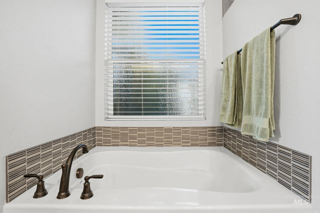 1229 W Elias, Meridian, ID 83642