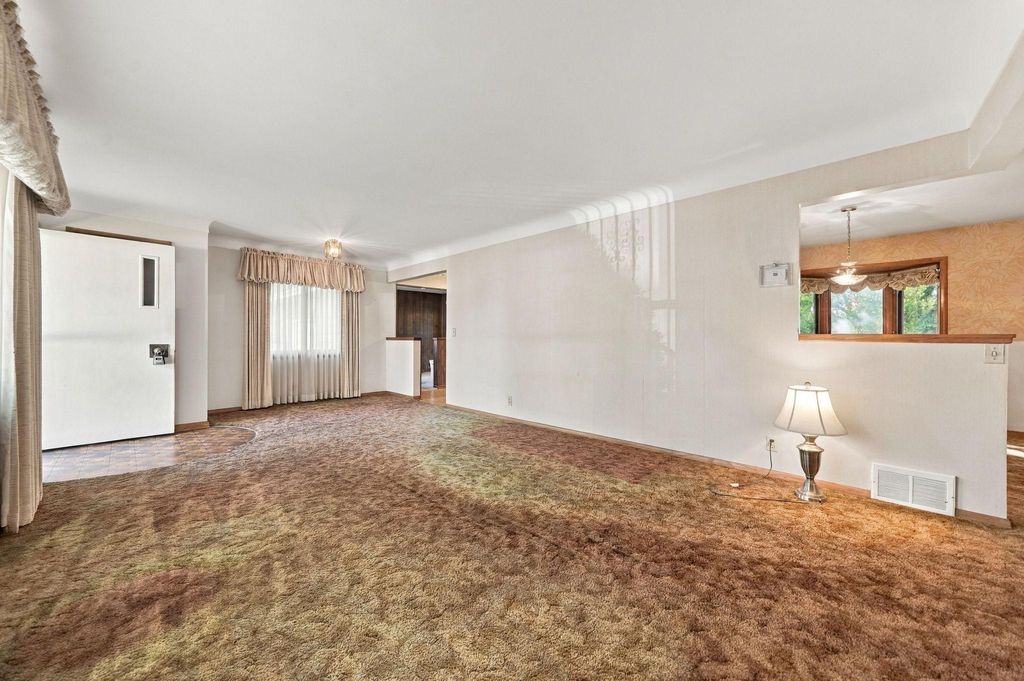 6131 Lee Avenue N, Brooklyn Center, MN 55429 — photo 5
