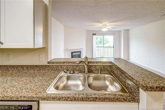 1563 N King St Apt 114, Hampton, VA 23669