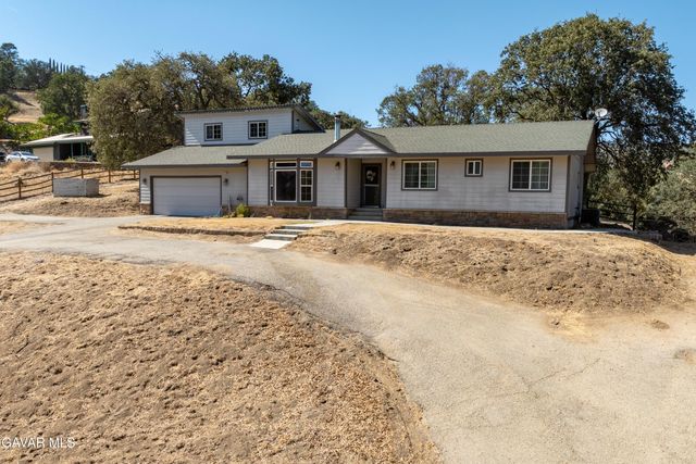 26001 Cumberland Road, Tehachapi, CA 93561